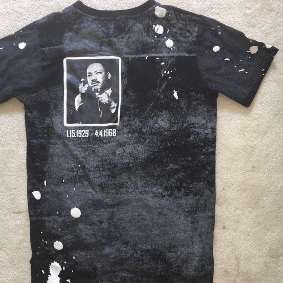 Dark gray Martin Luther King Jr. t-shirt. - Picture 3 of 5